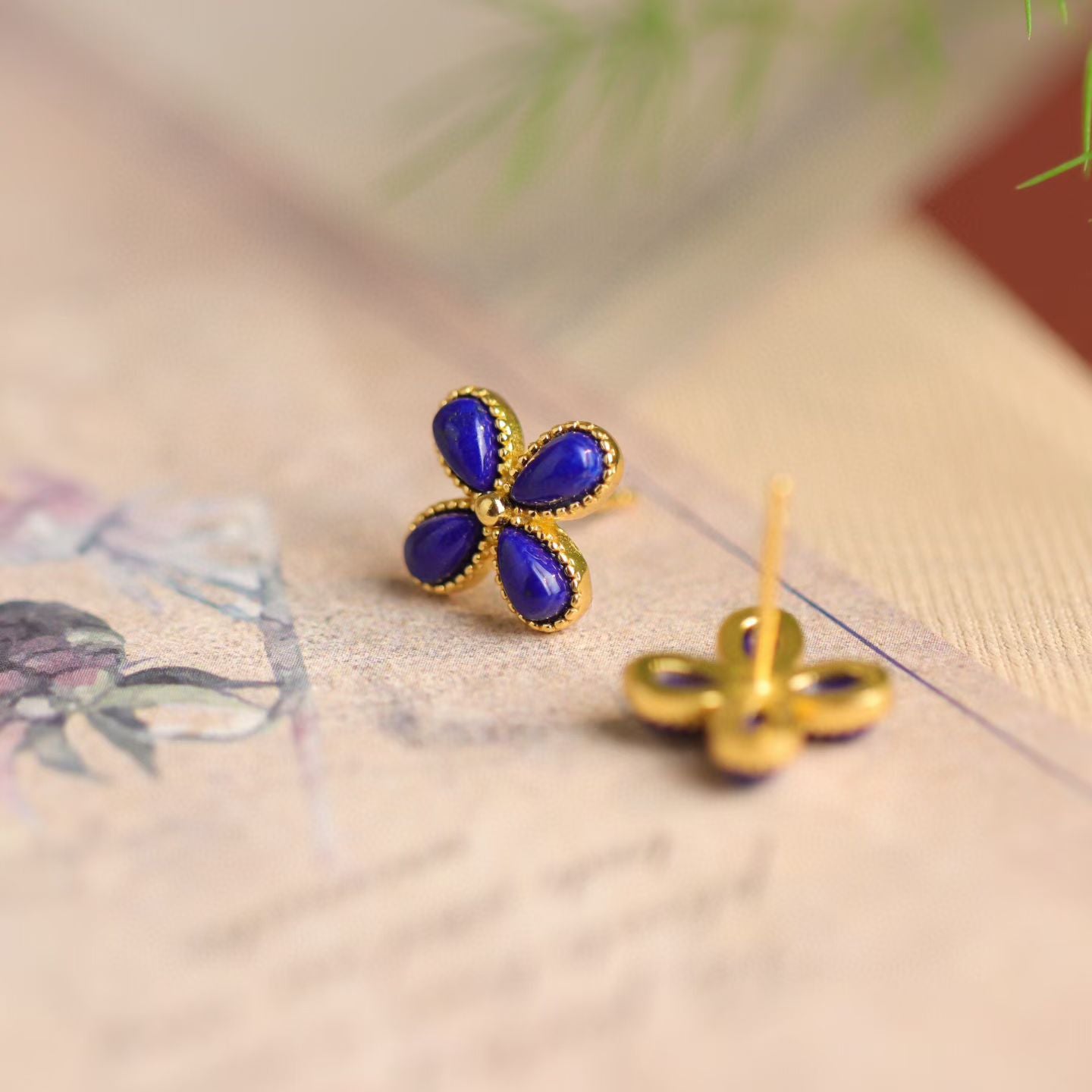Clover Lapis Lazuli Stud Earrings in 18K Gold Vermeil on Sterling Silver